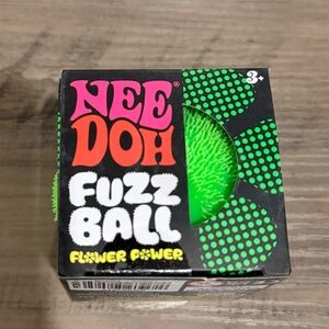 NeeDoh Fuzz Ball Flower Power- Green